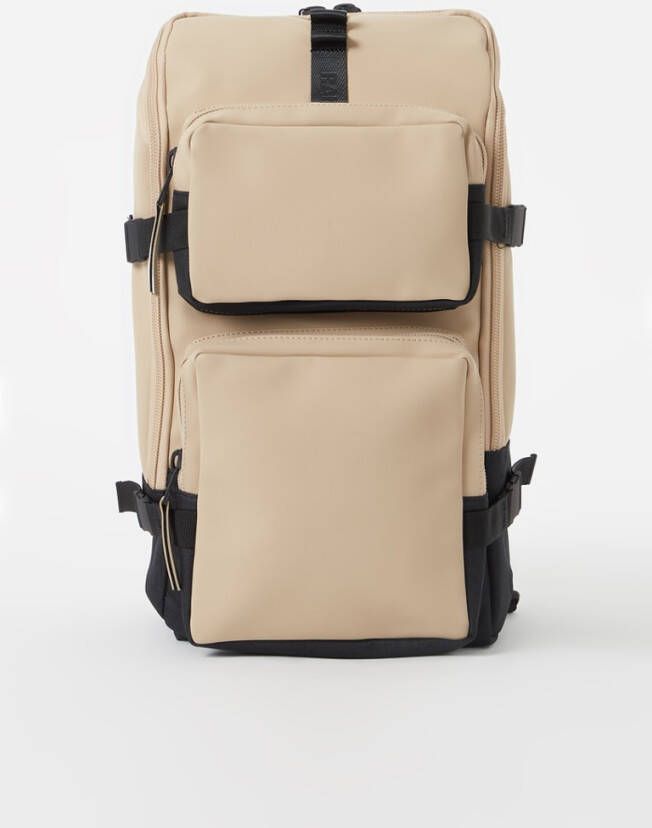 Rains Trail cargo rugzak met 17 inch laptopvak en waterafstotende